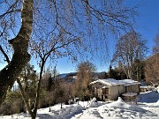 Sulle nevi del Monte Zucco (1232 m ) da S. Antonio Abbandonato (987 m) sui sent. 505-506 il 14 gennaio 2021 - FOTOGALLERY